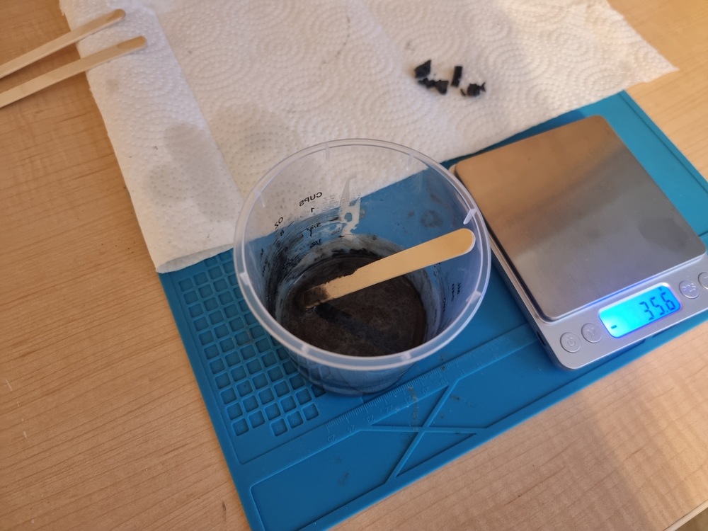mixing both polyeurethane parts