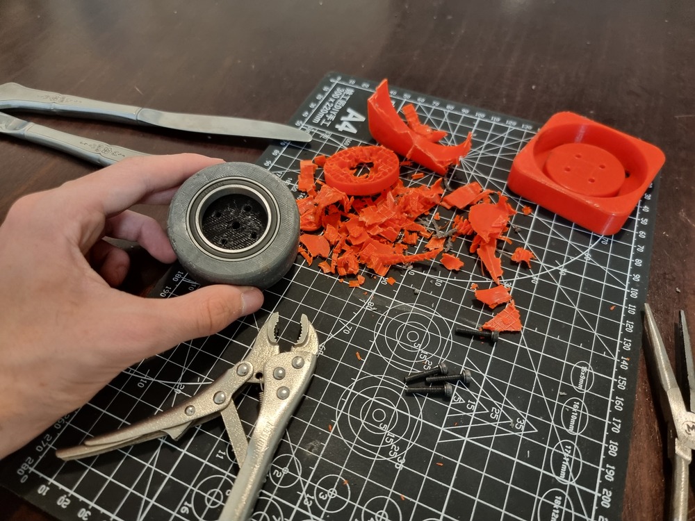demolding the first wheel