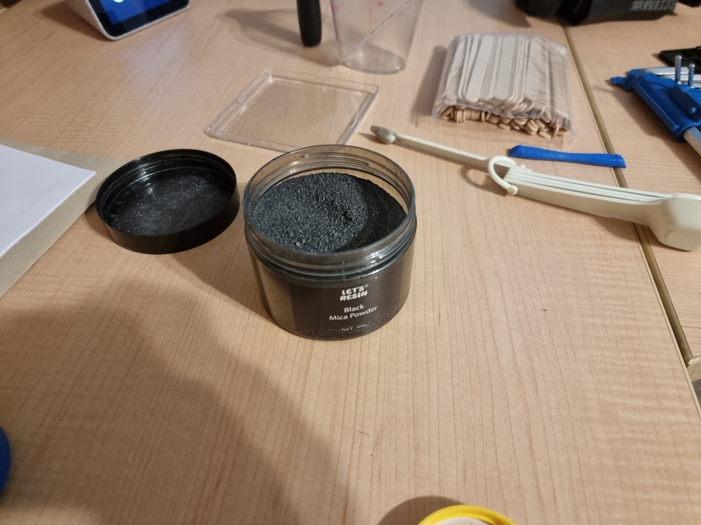 preparing the mica powder