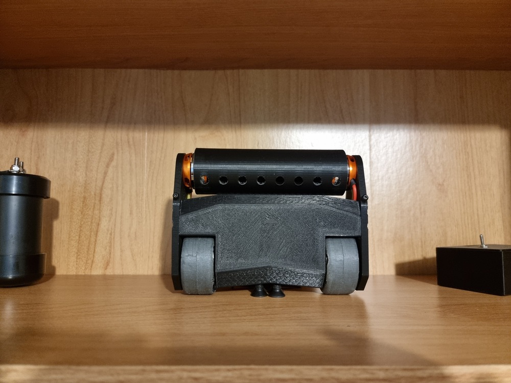 robot with the newly molded wheels on