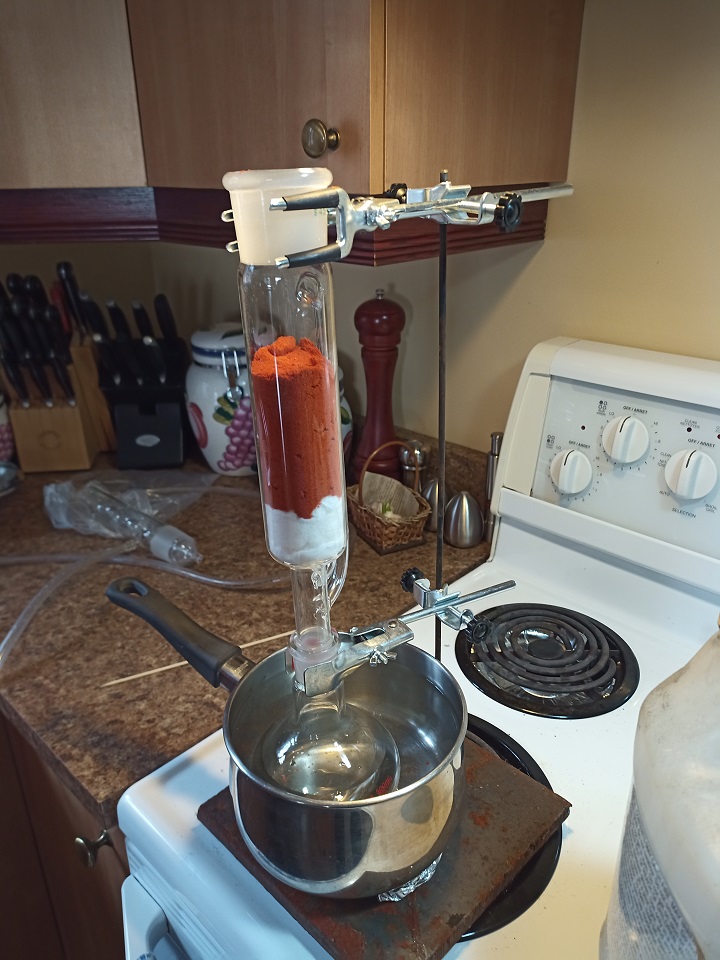 extractor containing chili pepper powder